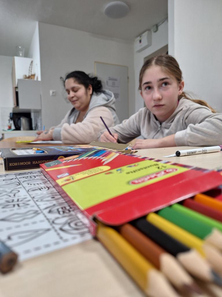 kreatívne kreslenie v Útulku